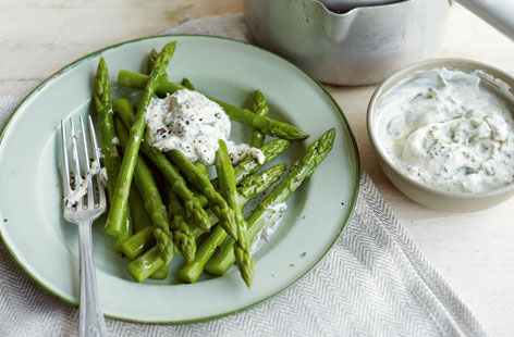 Steamed asparagus with creme fraiche HERO